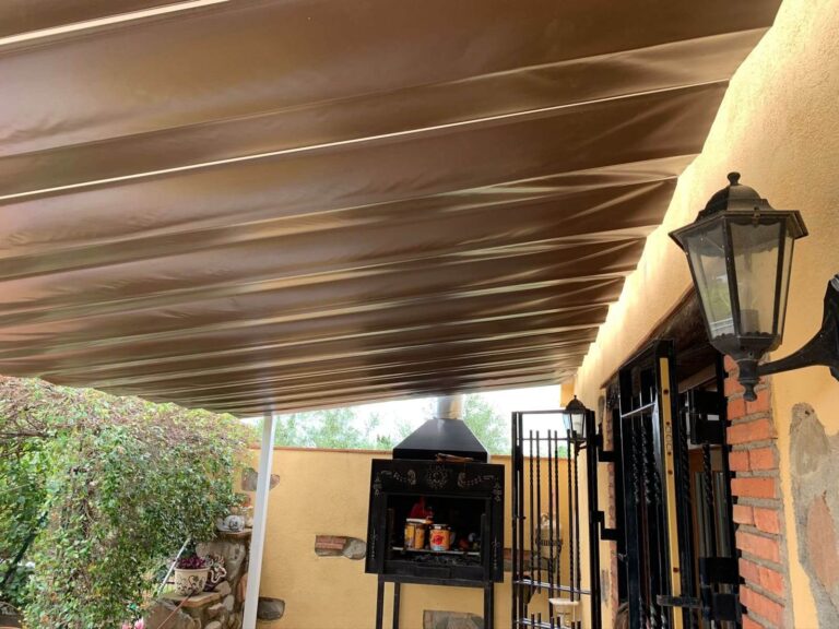 Toldo corredor lateral en cambrils